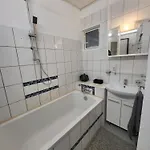 Liebevoll Eingerichtete 2-zimmer Mit Badewanne In *