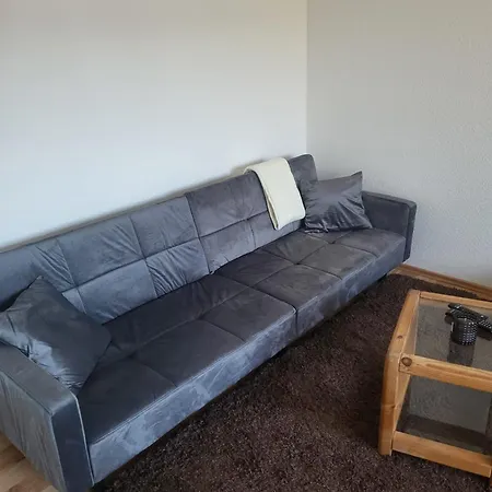 Liebevoll Eingerichtete 2-zimmer Mit Badewanne In שוורין