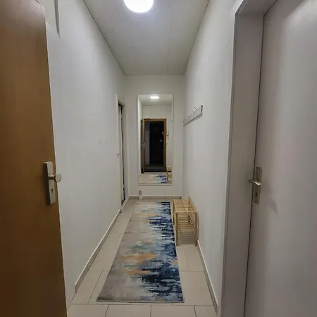 Liebevoll Eingerichtete 2-zimmer Mit Badewanne In דירה שוורין