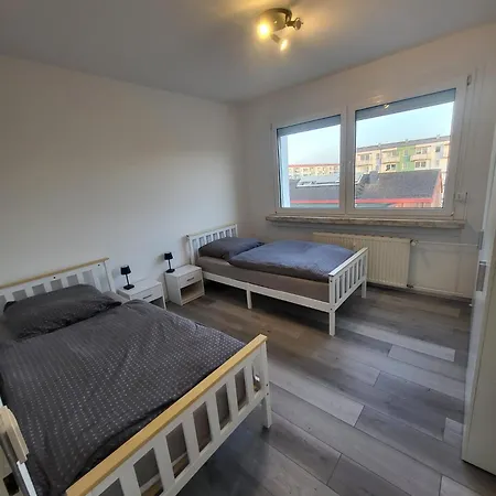 Liebevoll Eingerichtete 2-zimmer Mit Badewanne In שוורין